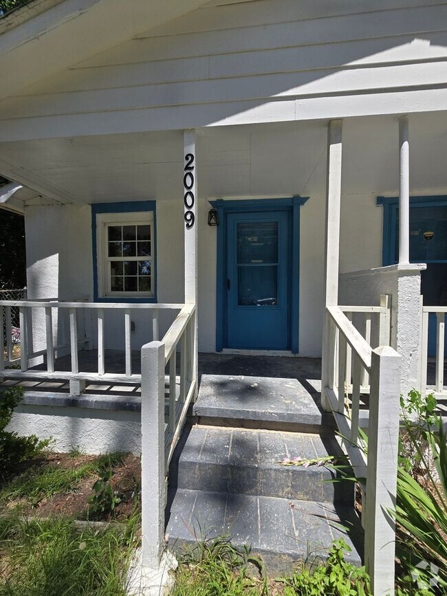 Building Photo - 2009 Bain Dr