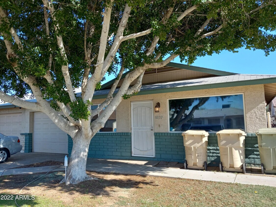 6837 N 81st Ln, Glendale, AZ 85303 Townhome Rentals in Glendale AZ