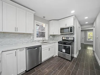 kitchen - 1019 N Springfield Ave