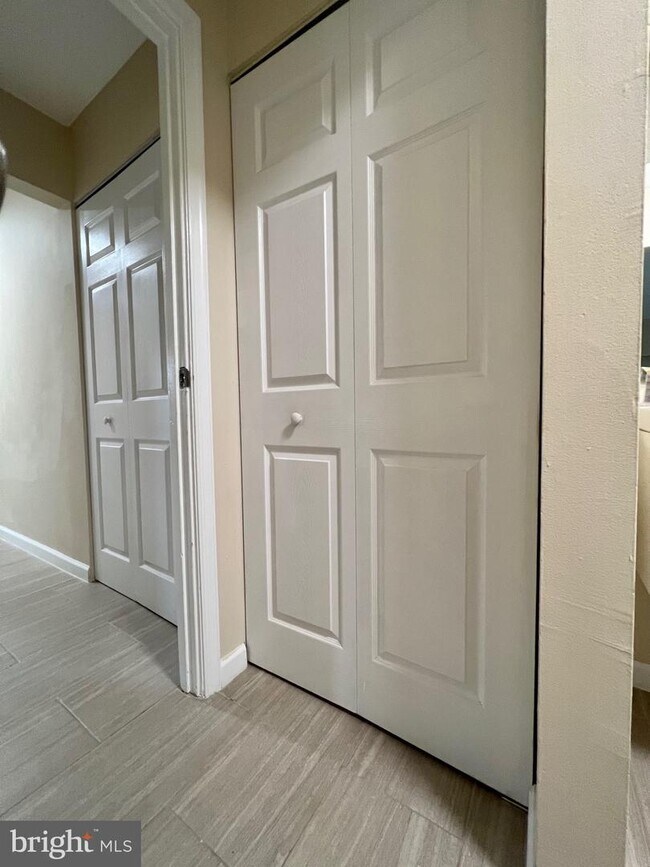 Building Photo - 108 N Baylor Dr