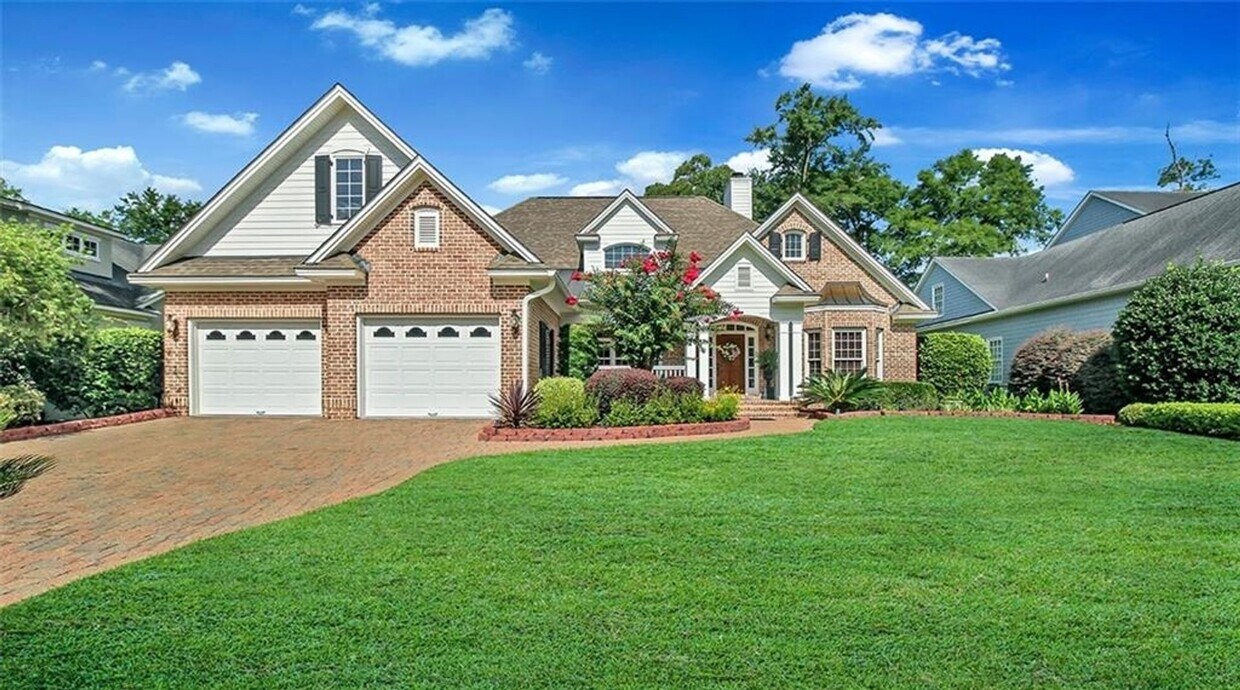 Foto principal - 3 Bed/3 Bath home in Southbridge