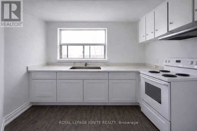 Building Photo - 573A Birchmount Rd