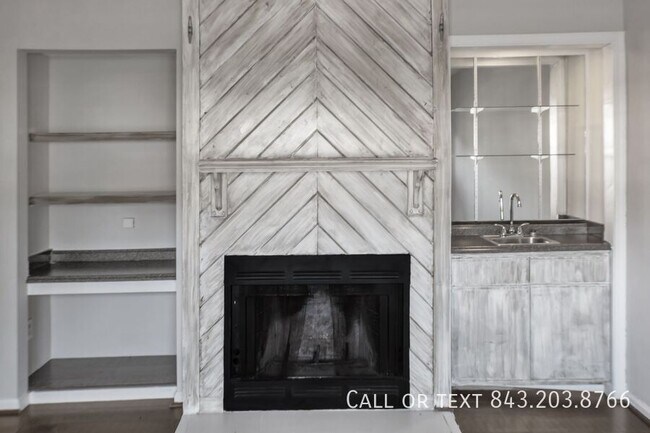 Foto del edificio - Break Lease ---- 8016 Thelen St-