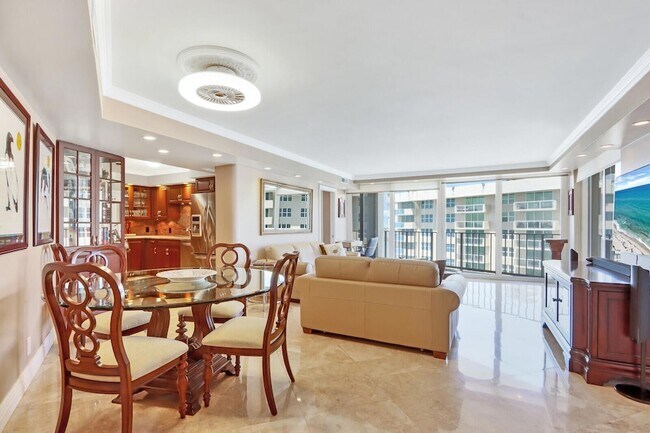 Building Photo - 5420 N Ocean Dr