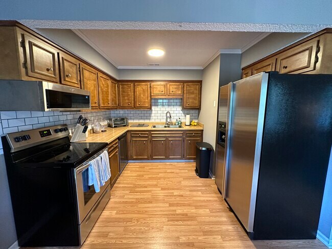 Building Photo - 5788 Brentwood Trace