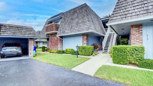 Foto del edificio - 415 Pine Tree Ct