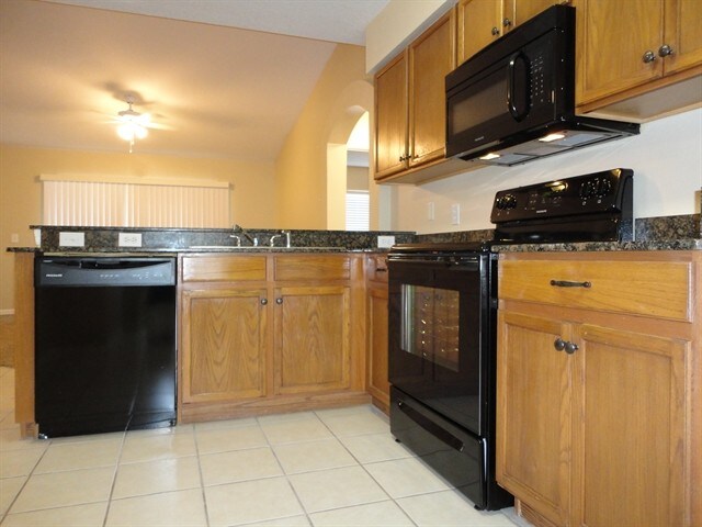 Building Photo - 12024 Cedarfield Dr