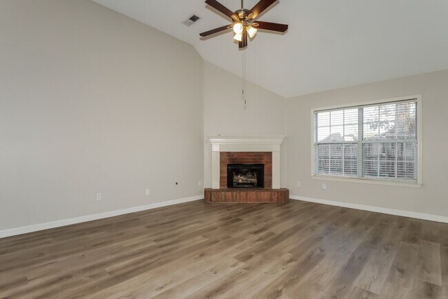 Foto del edificio - 7643 Shadow Hills Dr