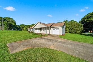 Building Photo - 1602 County Home Rd
