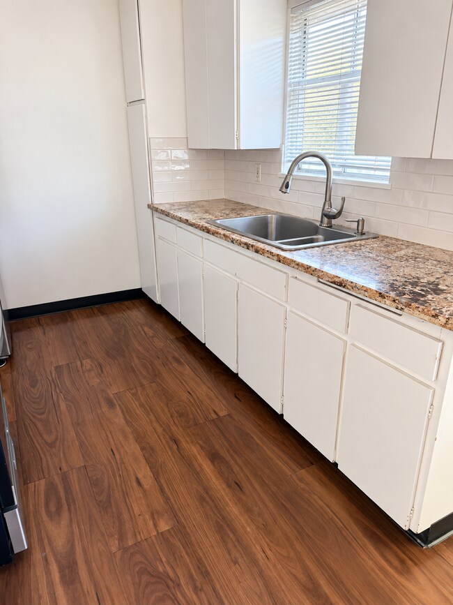 Foto del edificio - $900 Move In Special - No rent for September 2026. Must take possession in September 2026 Must se...