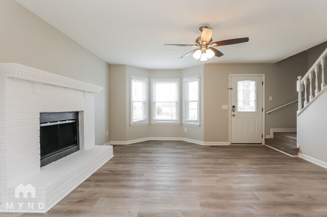 Foto del edificio - 204 Deerlake Dr