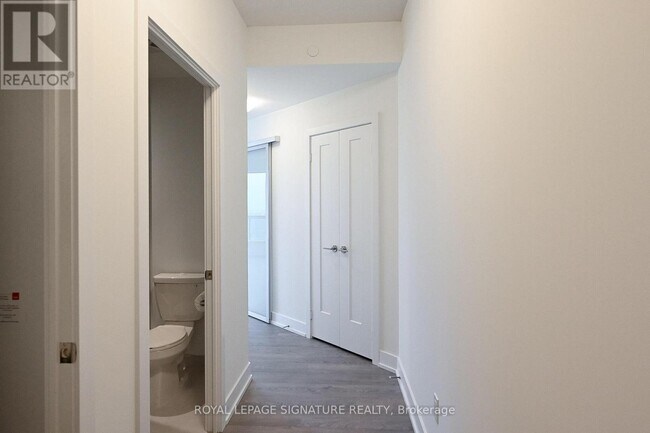 Photo du bâtiment - 7 Mabelle Ave