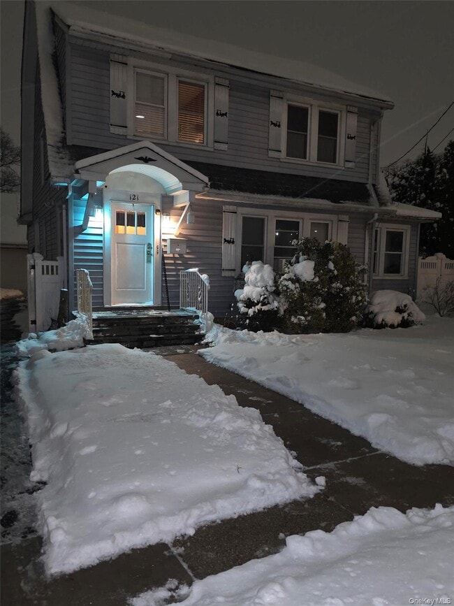 Building Photo - 121 4th St