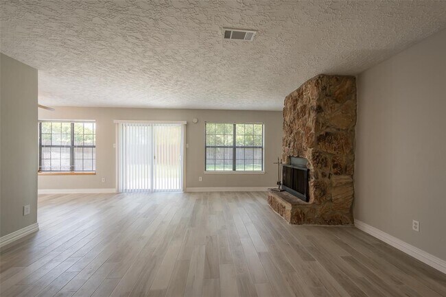 Building Photo - 12839 Middlesbrough Ln