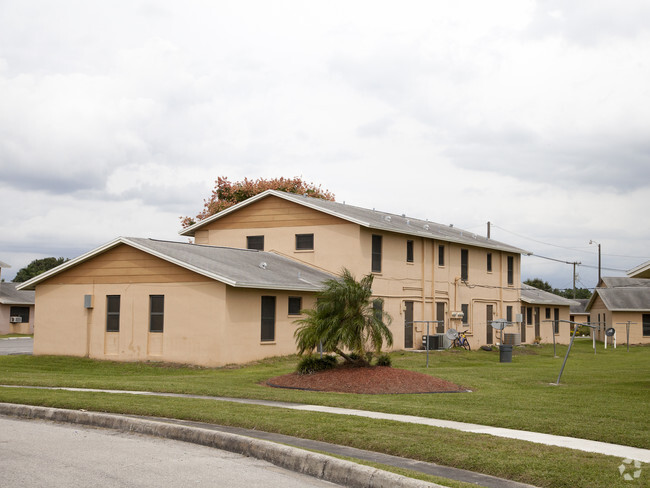 Building Photo - Fremd Village