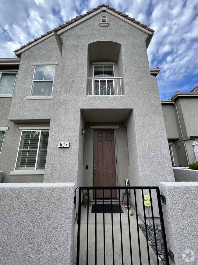 Building Photo - 507 Dante Cir
