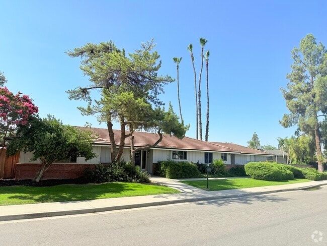 Building Photo - 2401 Rio Vista Dr