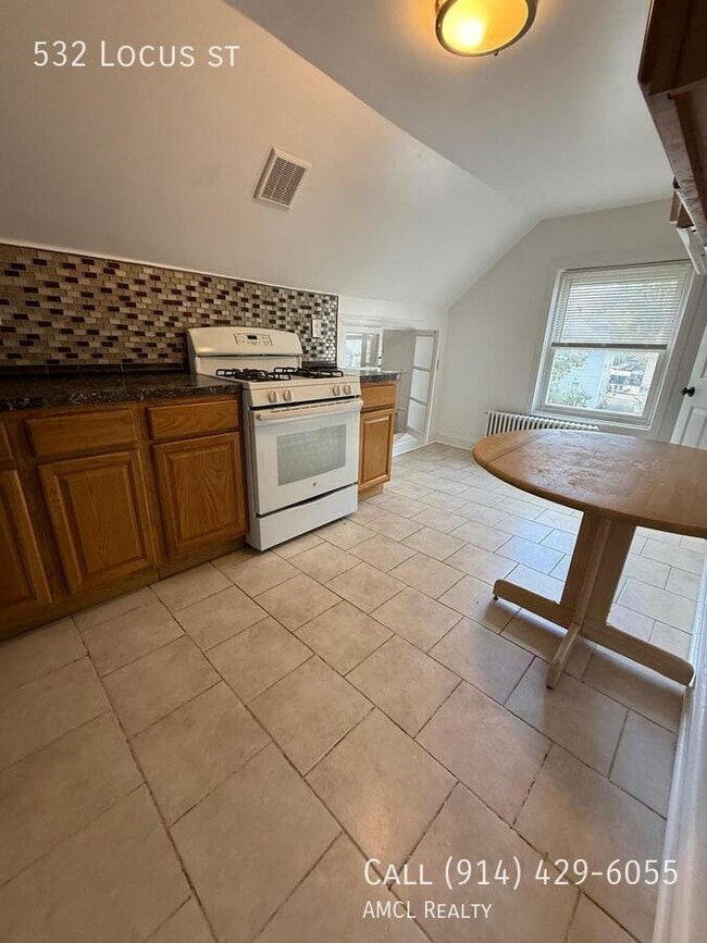 Foto del edificio - 532 Locust Ave