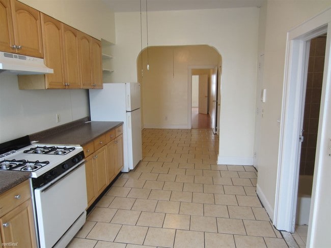 Building Photo - 225 Himrod St