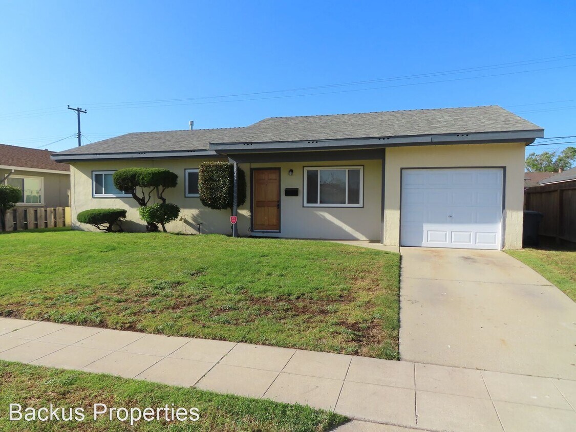 Foto principal - 3 br, 1 bath House - 445 Chaparral Street