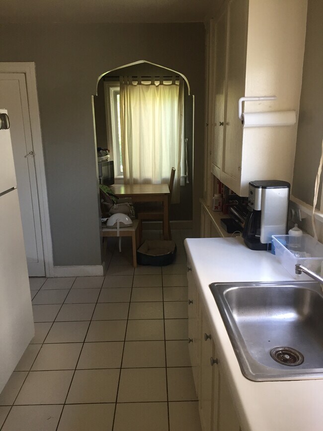Kitchen into Nook - 1322 Echo Park Ave