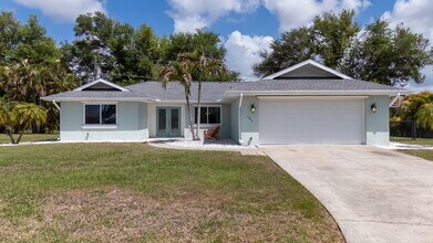 Building Photo - 153 Hourglass Dr