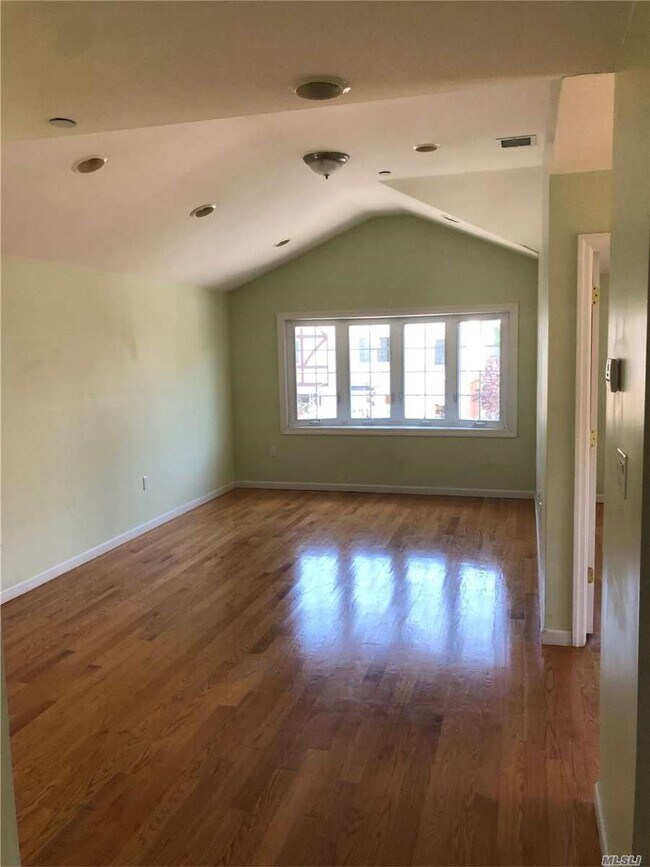 Foto del edificio - 159-09 84th Ave