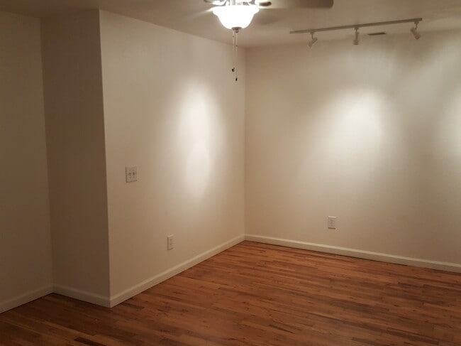 Foto del edificio - 7502 Bodega Ave