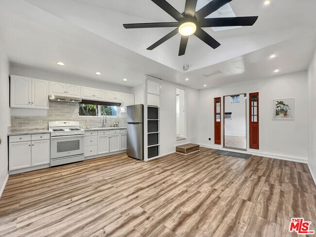 Foto del edificio - 3962 Tivoli Ave