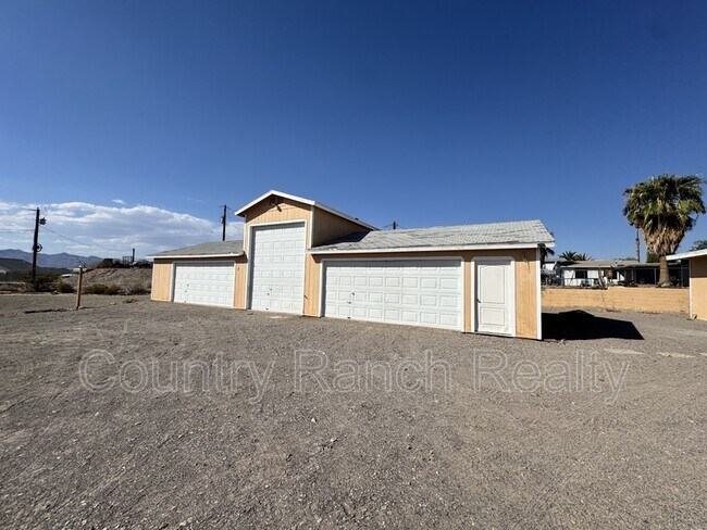 Building Photo - 5725 Bison Ave