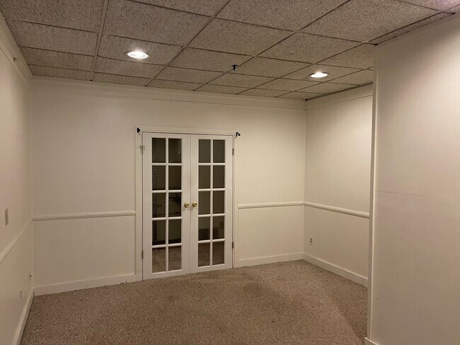 Building Photo - 3254 Christy Way N