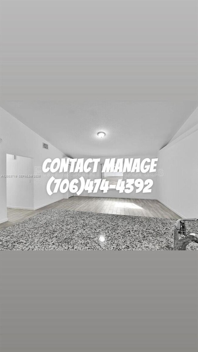 Foto del edificio - 13958 Folkestone Cir