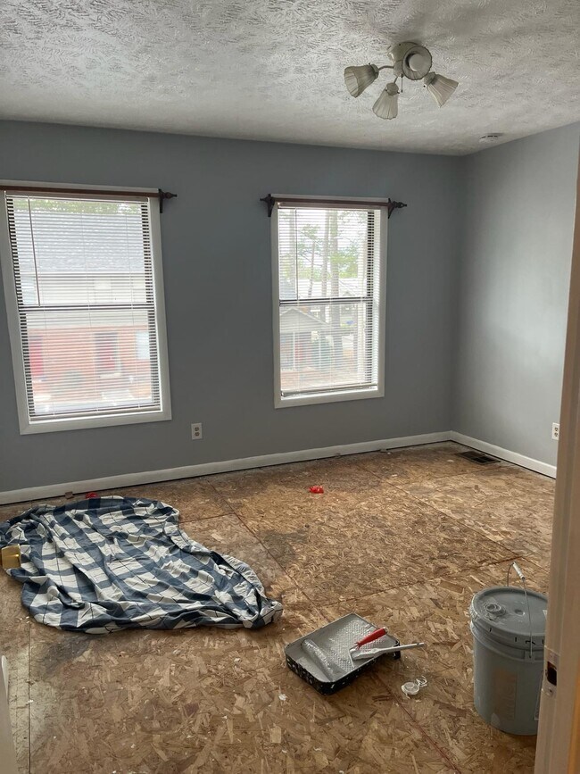 Building Photo - 148 Villa Dr