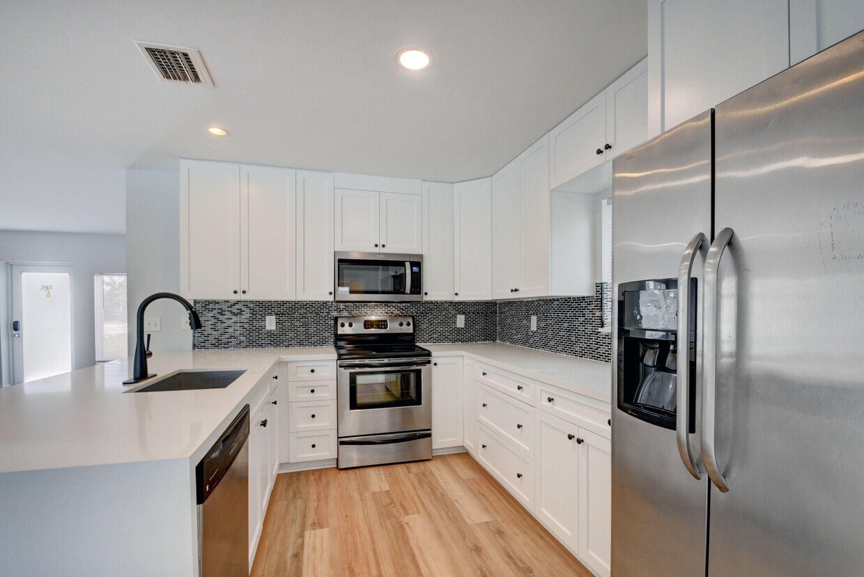 4587 Belvedere Road Haverhill Fl 33415 - 4587  Belvedere Road  Haverhill Fl 33415