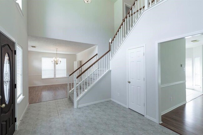 Foto del edificio - 2439 Shelby Park Dr
