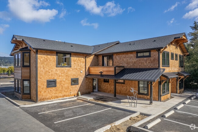 Building Photo - Elk Run Village