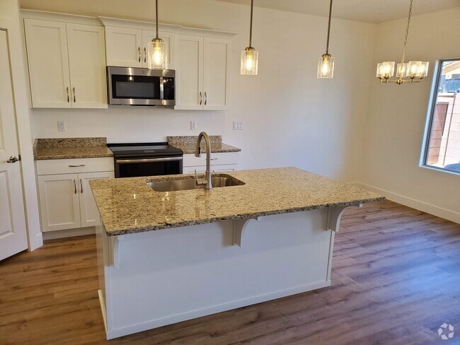 Kitchen - 538 Stewart Crk Cv