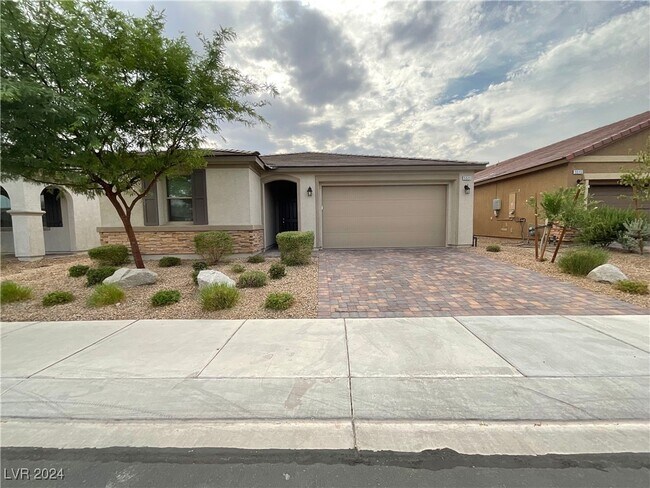 Building Photo - 5511 Strawberry Swing St