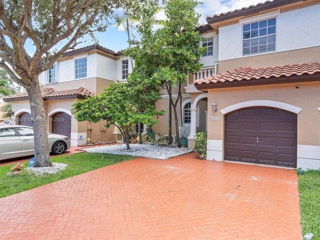 Foto del edificio - 4964 SW 128th Ave