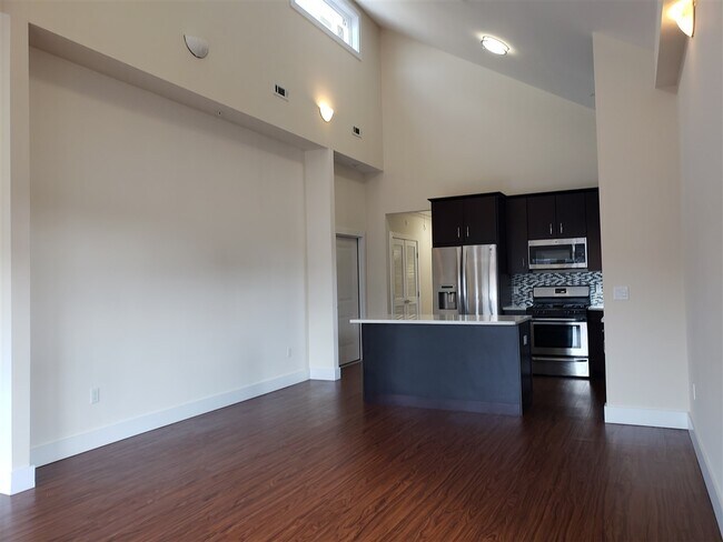 Building Photo - 308 18th St