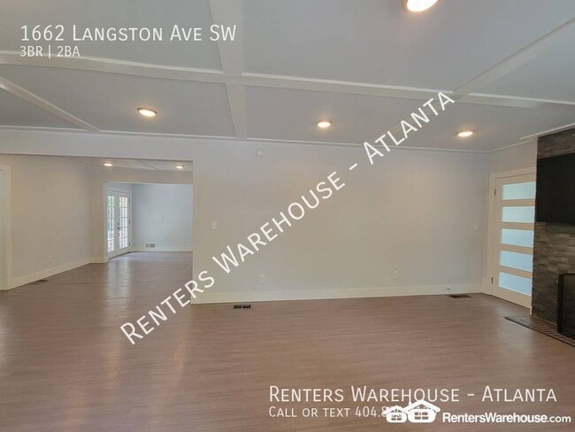 Building Photo - Beautifully Renovated 3 Bedroom Bungalow i...