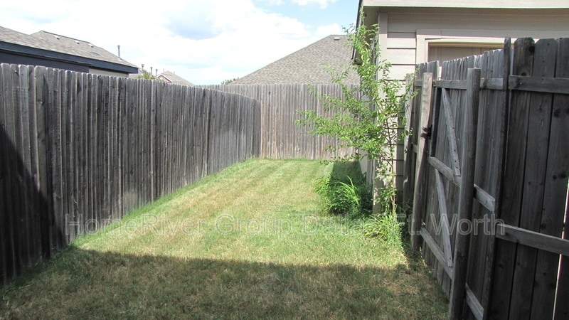 Building Photo - 10736 Astor Dr