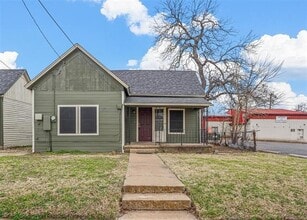 Building Photo - 908 E Houston St