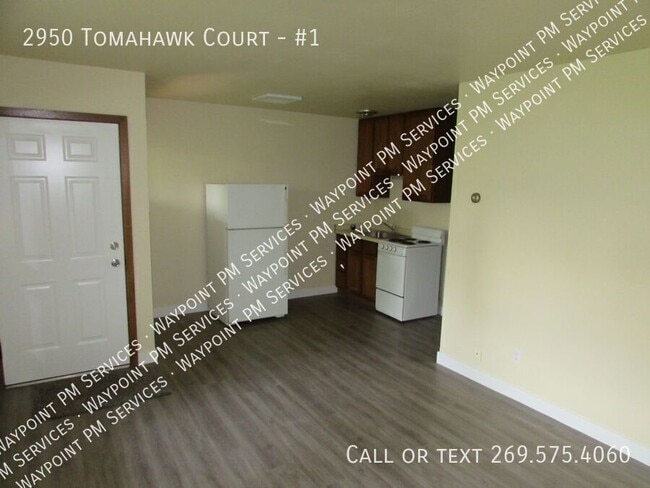 Building Photo - 2950 Tomahawk Ct