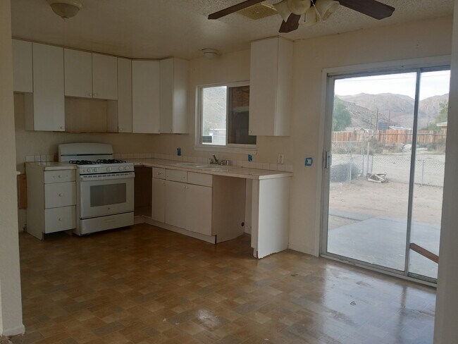 Building Photo - Second2