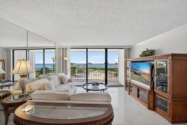 Foto del edificio - 100 Ocean Trail Way