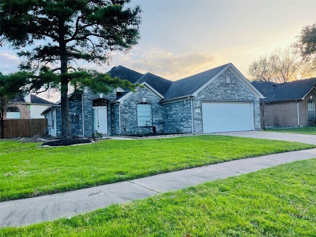 Building Photo - 20803 Lavenderwood Dr