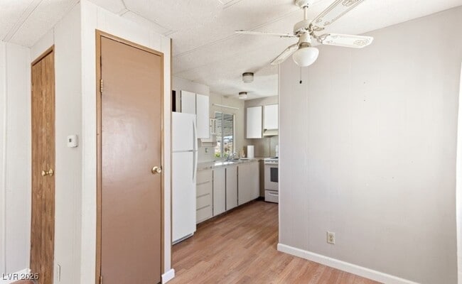 Foto del edificio - 1240 S Comstock Cir