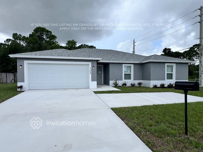 Building Photo - 1702 SW Airoso Blvd