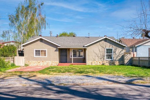 Foto principal - Modesto 3 Bedroom 2 Bathroom Home